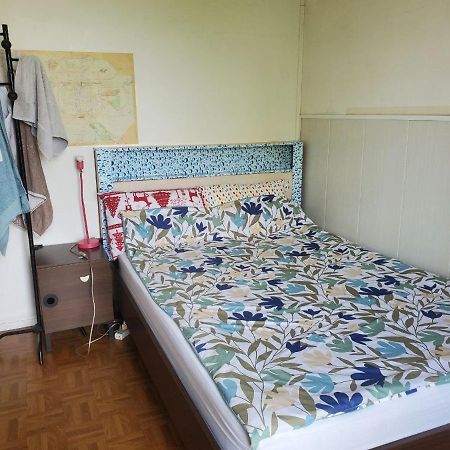 Chambre Confortable Orly Luaran gambar
